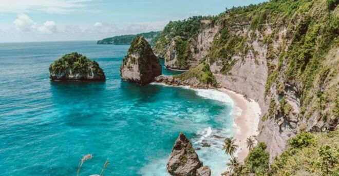 Explore the Wonders of East Nusa Penida - Iconic Landmarks and Views