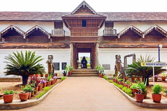 Explore The Wooden Palace In Padmanabhapuram - Reviews