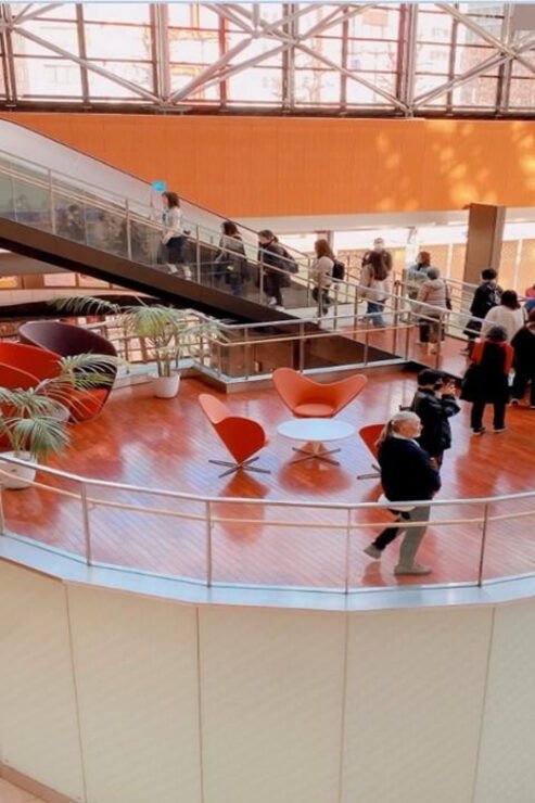 Explore Tokyo Metropolitan Theatre Tour (English,Chinese) - Language Options