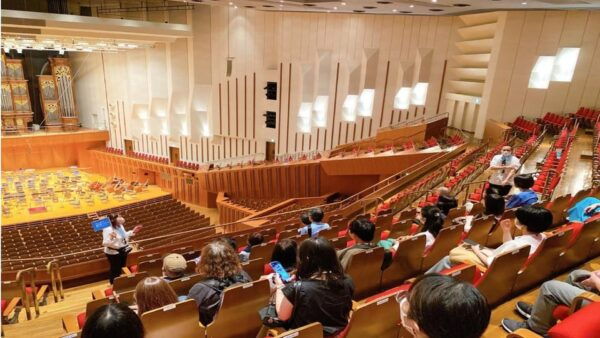 Explore Tokyo Metropolitan Theatre Tour (English,Chinese) - Important Considerations