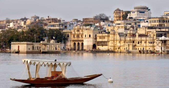 Explore Udaipur: a Full Day Private City Tour With Boat Ride - Itinerary Details