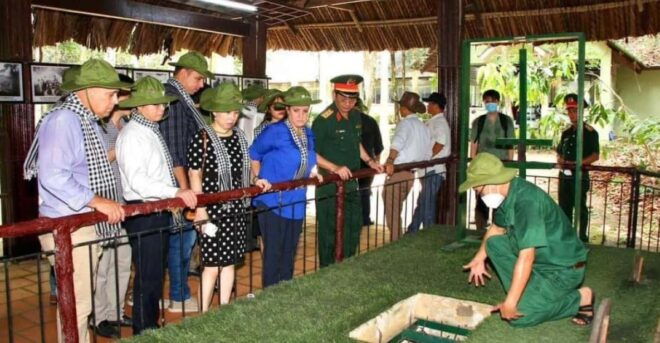Explore Underground Tunnels in Cu Chi Half Day Tour - Experience the Tour