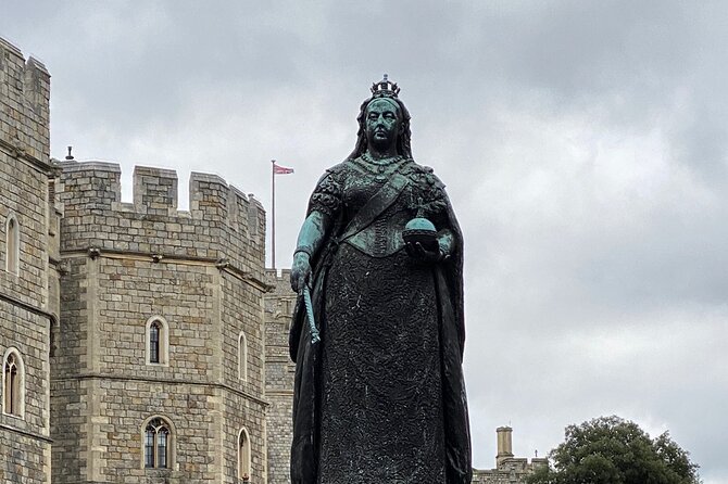 Explore Windsor Castle and Hampton Court Palace - Guided Tours of Windsor Castle