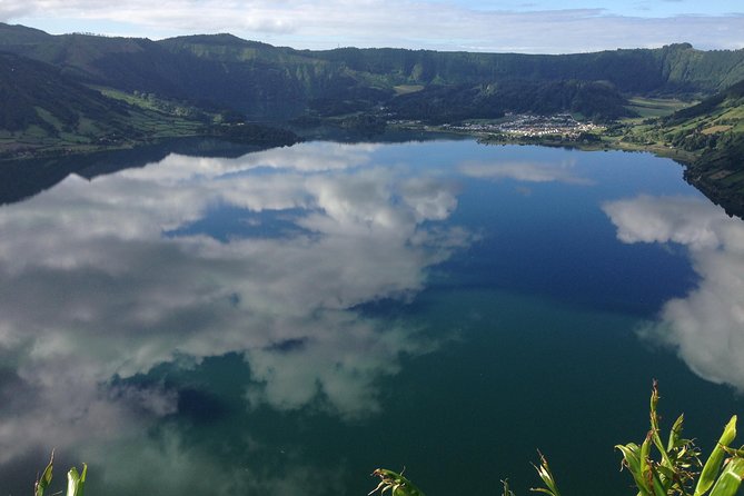 Explore With Our Guides the West Side & Sete Cidades on a Surprising 4x4tour - Personalized Experience