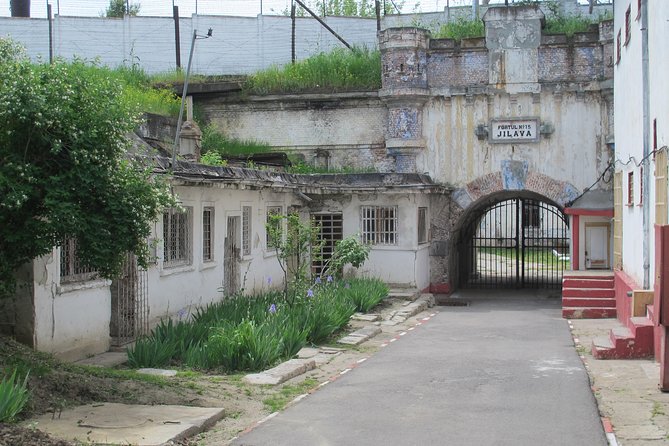 Exploring a Former Communist Prison - Inclusions and Meeting Point