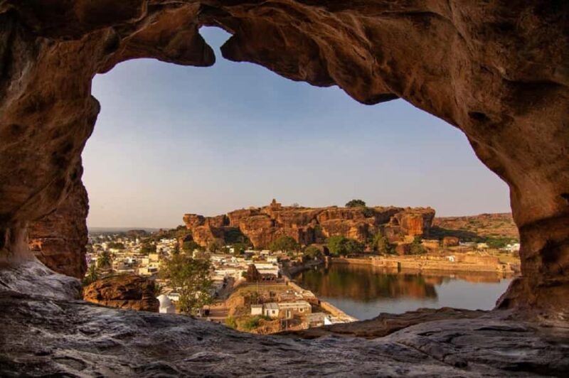 Exploring Badami Wonders: Guided Day Trip with Hotel Pickup - The Journey Begins: From Hampi to Badami