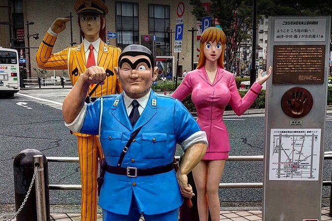 Exploring Everyday Life in Downtown Tokyo Walking With Shiba-Inu - Discovering Hidden Gems and Local Hangouts