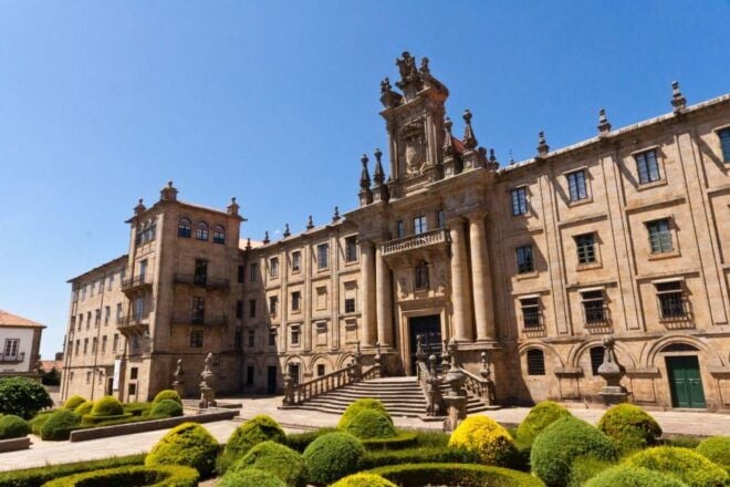 Exploring Santiago De Compostela Walking Tour for Couples - Inclusions