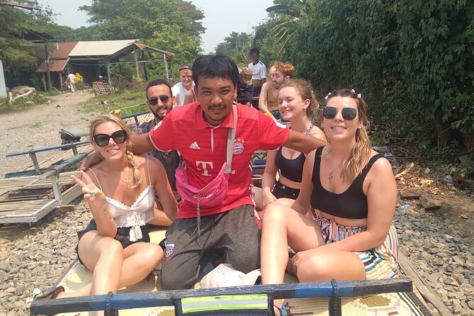 Exploring Siem Reap and Battambang: A Full Day Tour - Lunch in Siem Reap