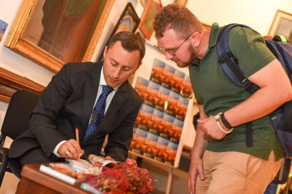 Exploring the Vatican Depths. Literally - Language Options