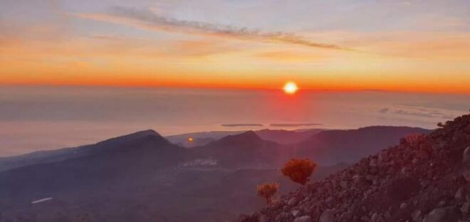 Exploring the Wonders of Rinjani: 2 Days Senaru Crater Rim - Day 1: The Ascent