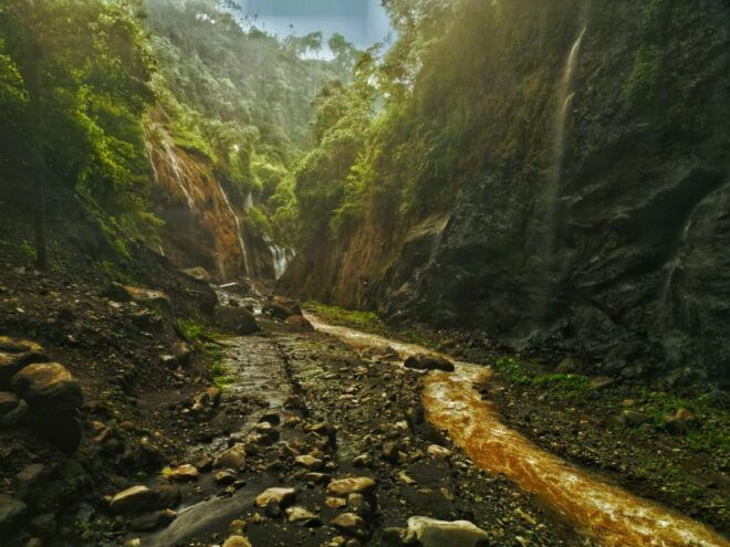 Exploring Tumpak Sewu From Malang 1 Day Tour - Descending to Tumpak Sewu Waterfall