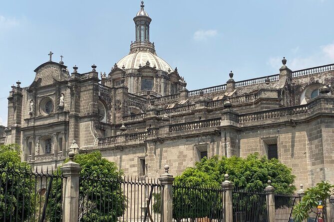 Express Historic Center the must in two hours - Architectural Highlights and Cultural Symbols