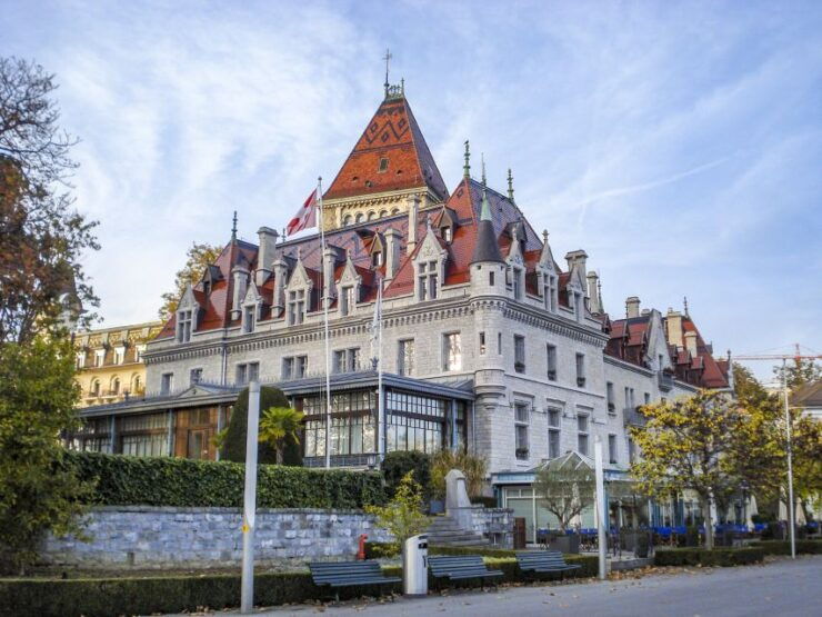 Express Walk of Lausanne With a Local - Experience Information