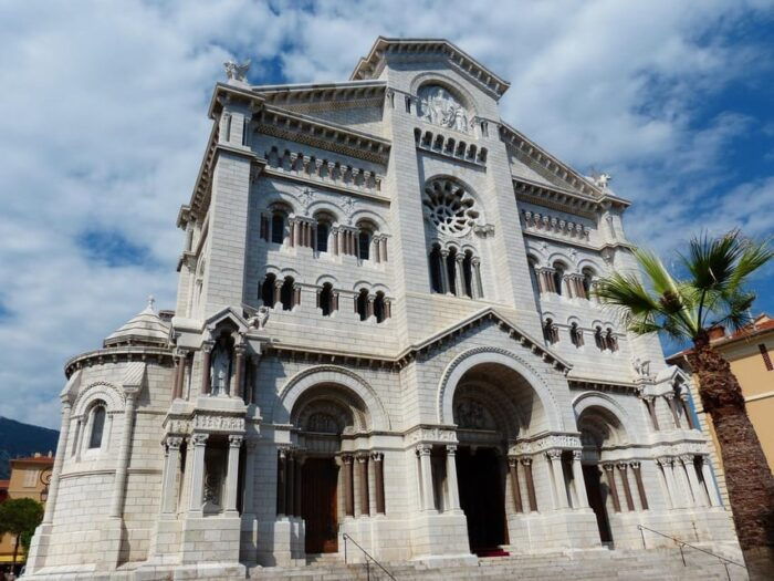Eze and Monaco: Full Day Shared Tour 7h - Frequently Asked Questions
