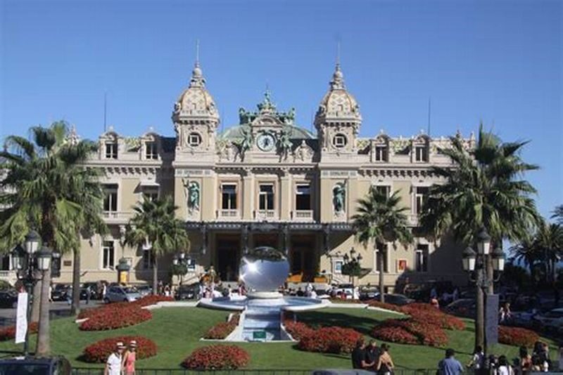Eze, Monaco and Monte Carlo Half Day Tour from Nice - Monte Carlo: casino square, cafés and window-shopping
