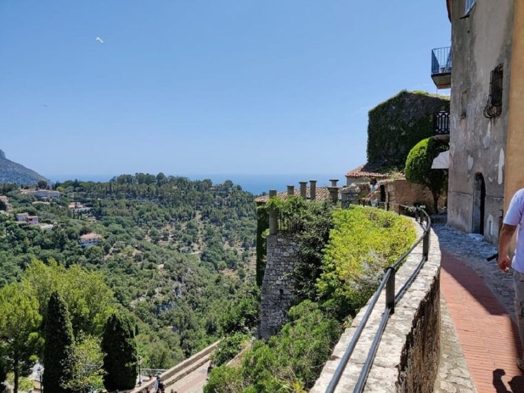 Èze: Walking Tour With a Local Guide - Tour Features