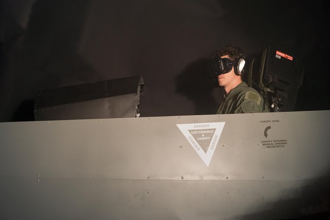 F / A-18 Fighter Jet Flight Simulator in Zurich - Booking and Confirmation Process