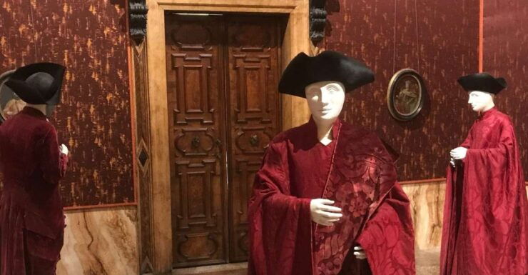 Fabrics and Perfumes in Venice - Good To Know