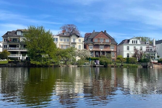 Fairy Flight Self-Guided City Puzzles in Hamburg With Your Smartphone - Meeting and Pickup