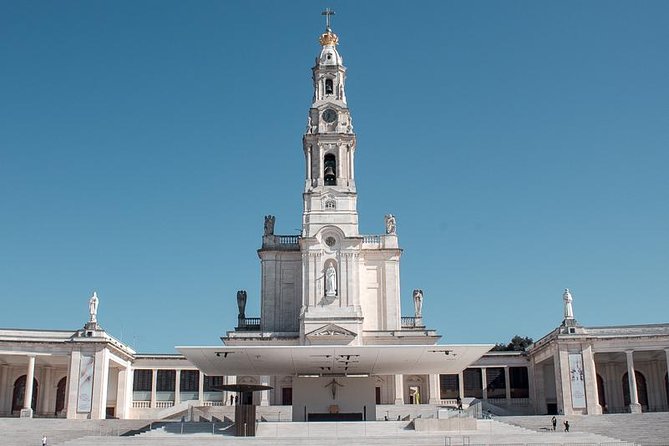 Faith and Heritage: Fátima, Batalha, Nazaré, and Óbidos Group Tour From Lisbon - Medieval Monastery in Batalha