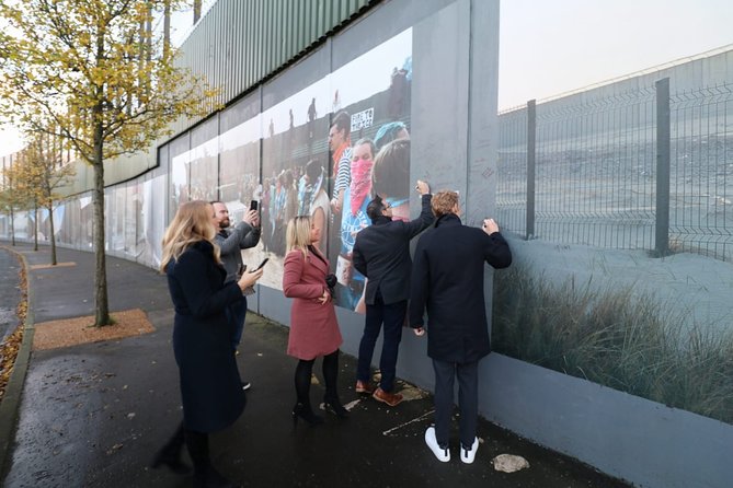 Falls Road Murals Walking Tour With Former Prisoners - Tour Inclusions