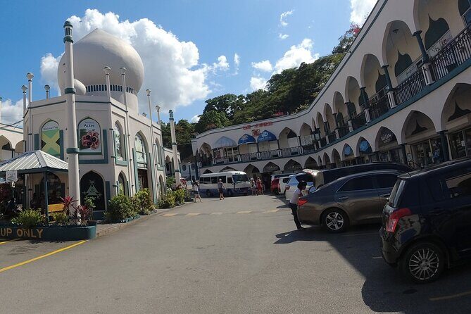 Falmouth to Ocho Rios Guided Tour (Dunn's River Falls & Shopping) - What to Expect at Dunns River Falls