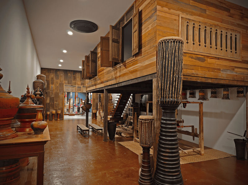 FAM Fahlanna Art Museum in Chiang Mai - Coffee and crafts at the end
