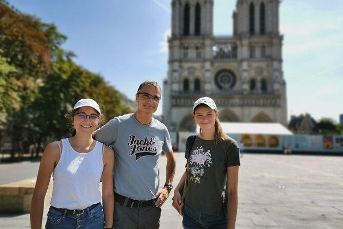 Family Escape Game With Kids and Teens on the Île De La Cité - Miscellaneous