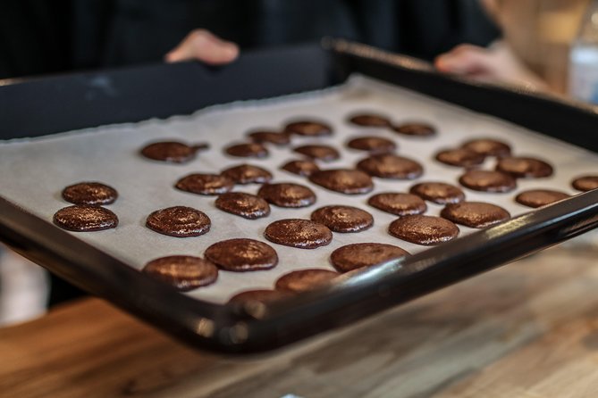 Family Experience-Macaron Bakery Class at Galeries Lafayette - Common Questions