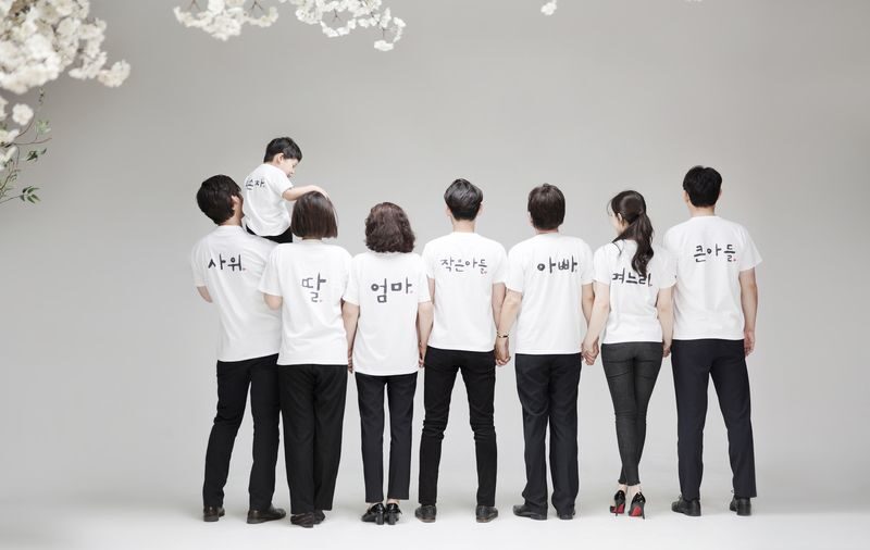 Family Portrait Experience in Seoul by 9 Studio - A Seoul keepsake made with the whole family