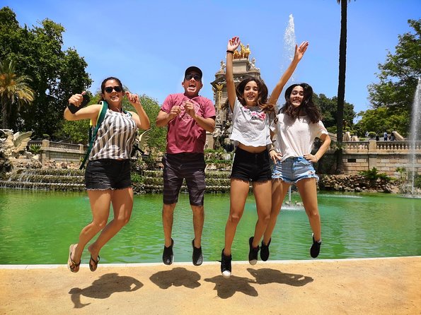 Family Private Tour: Churros, Hot Chocolate & Games in Barcelona - Overview and Tour Details