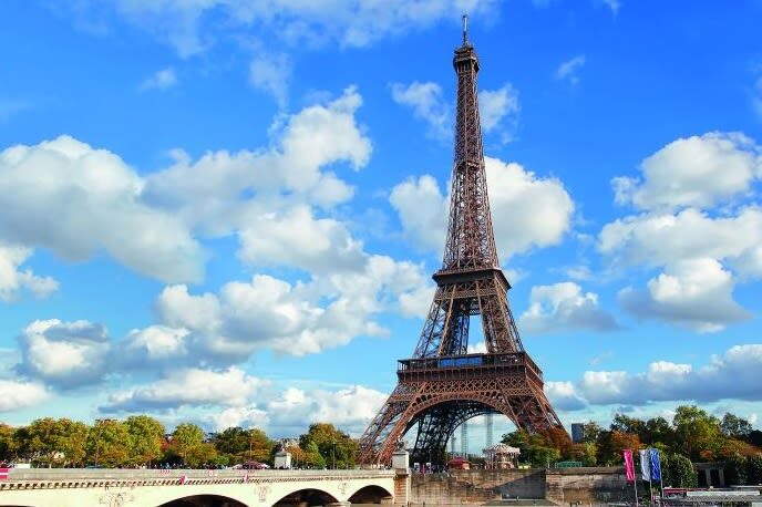 Family River Cruise on the Seine from the Eiffel Tower - Getting to the port and planning the day