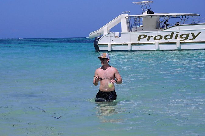 Family Shared Boat - Transportation and Group Size