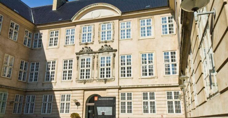 Family Tour of Copenhagen Old Town, Nyhavn With Boat Cruise - Experience Highlights