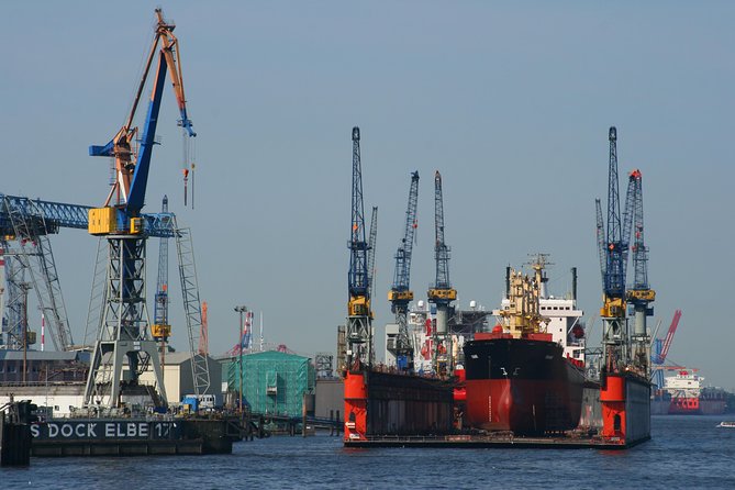 Family Tour - the Port for Children - HVV Tickets Requirement