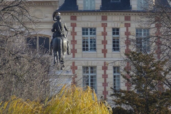 Family Treasure Hunt From the Panthéon to the Louvre - Directions