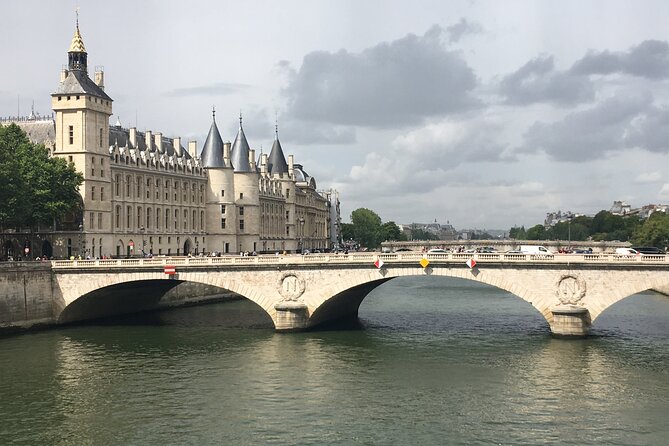 Family Treasure Hunt From the Panthéon to the Louvre - The Sum Up