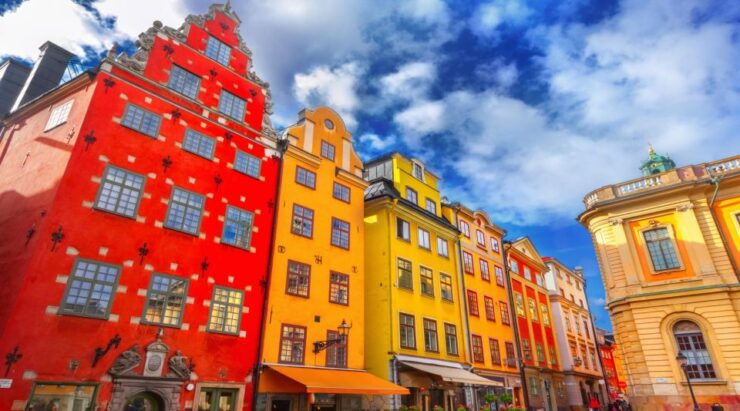 Family Walking Tour of Stockholm's Old Town, Junibacken - Family-Friendly Activities