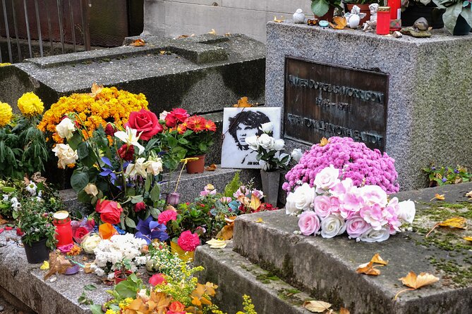 Famous Graves of Père Lachaise Cemetery Guided Tour - What to Expect