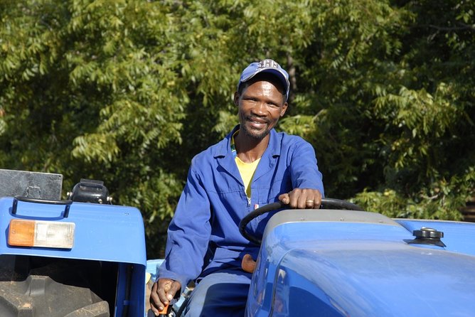 Farmhand Stories: Visit the Home of a Vineyard Worker With a Labour Activist - Meet the Labour Activist