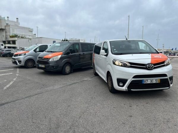 Faro Airport: Private Transfer to Albufeira - Group Size Options