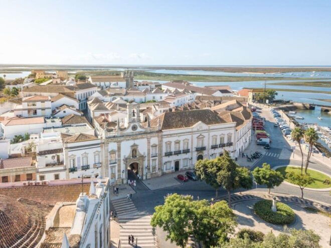 Faro Airport: Private Transfer to Burgau/Salema - Commitment to Service Quality