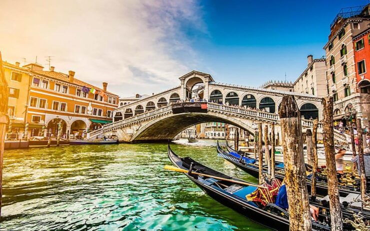 Fascinating Venice - Walking and Gondola - Activity Details