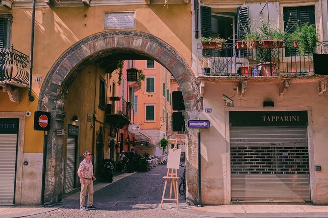 Fascinating Verona - a Private Tour With a Local - Veronas Rich History Unveiled