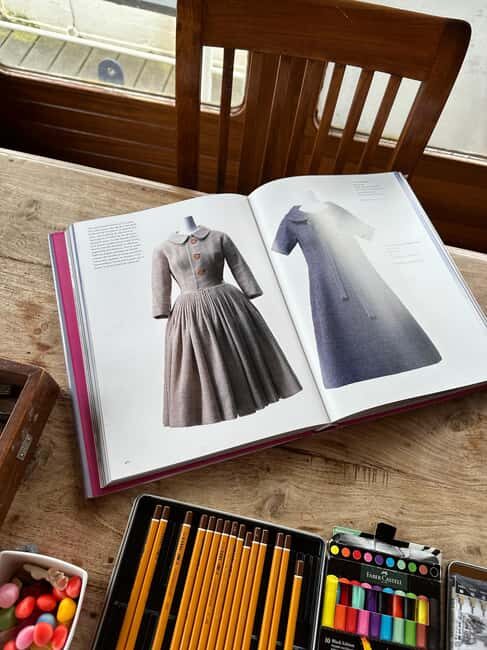 Fashion Design Workshop & Brunch on a Seine River Boat Paris - FAQ