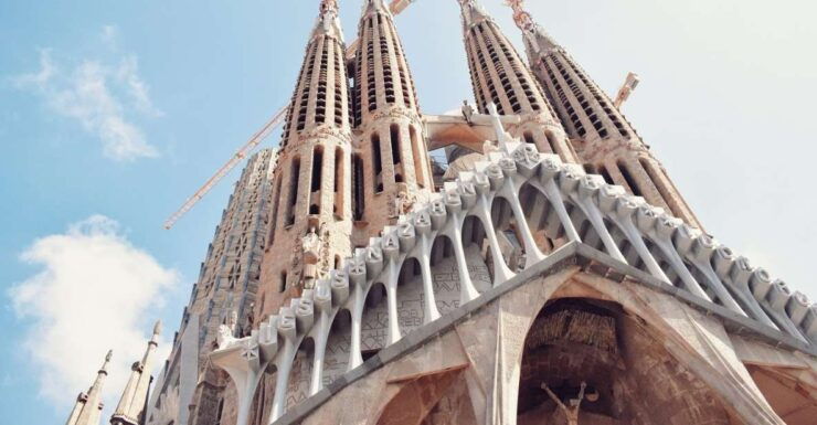 Fast-Track Access: Sagrada Familia 1.5-Hour Guided Tour - Highlights of the Sagrada Familia Tour