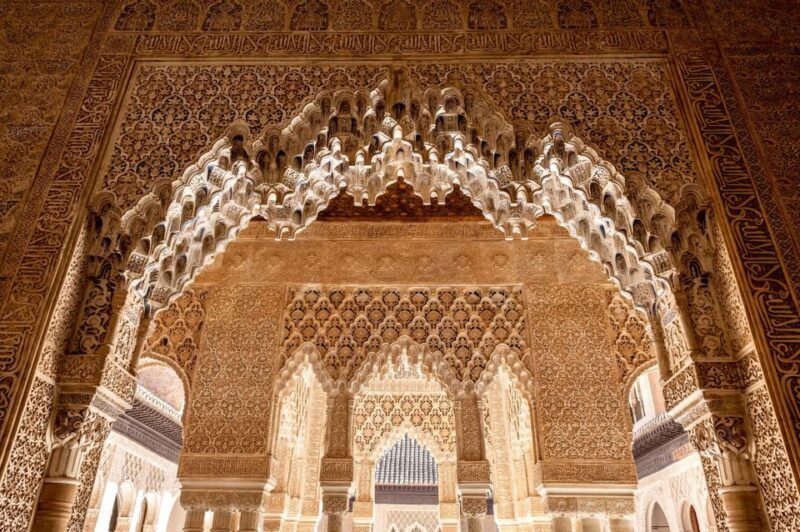 Fast-Track Alhambra & Nasrid Palaces Guided Tour - Good To Know
