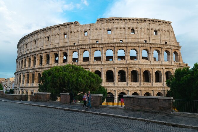 FAST TRACK - Colosseum Express Tour With Forum & Palatine Access - Meeting and Pickup