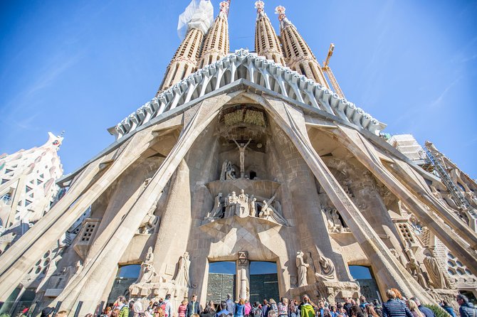 Fast Track Sagrada Familia Guided Tour With Towers Access - Language Accommodation for the Tour